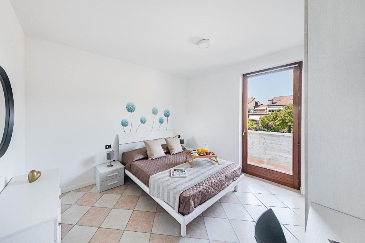 Apartamento I Ciliegi 1-09 Con Piscina By Wonderful Italy Desenzano del Garda Exterior foto