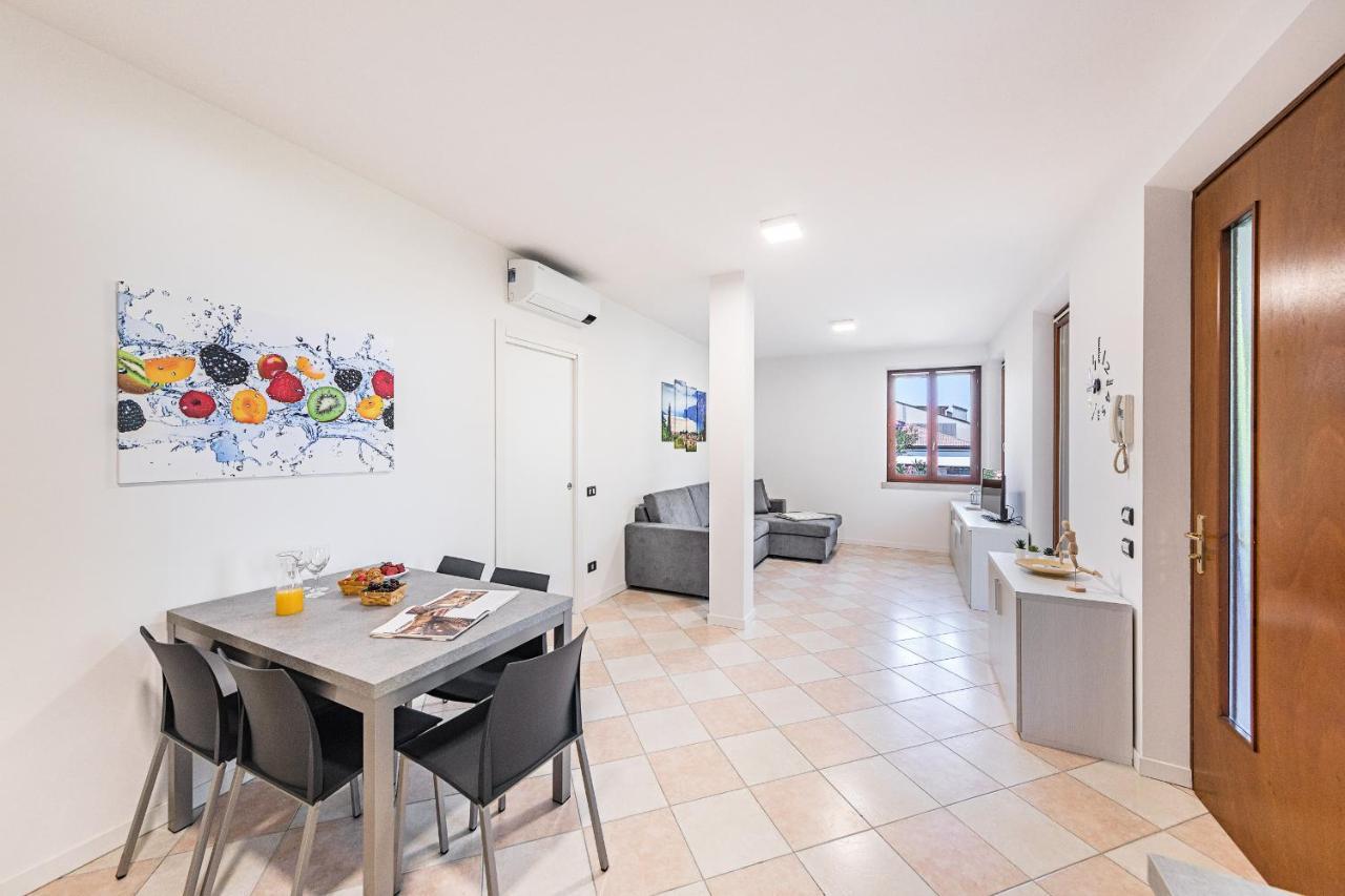Apartamento I Ciliegi 1-09 Con Piscina By Wonderful Italy Desenzano del Garda Exterior foto