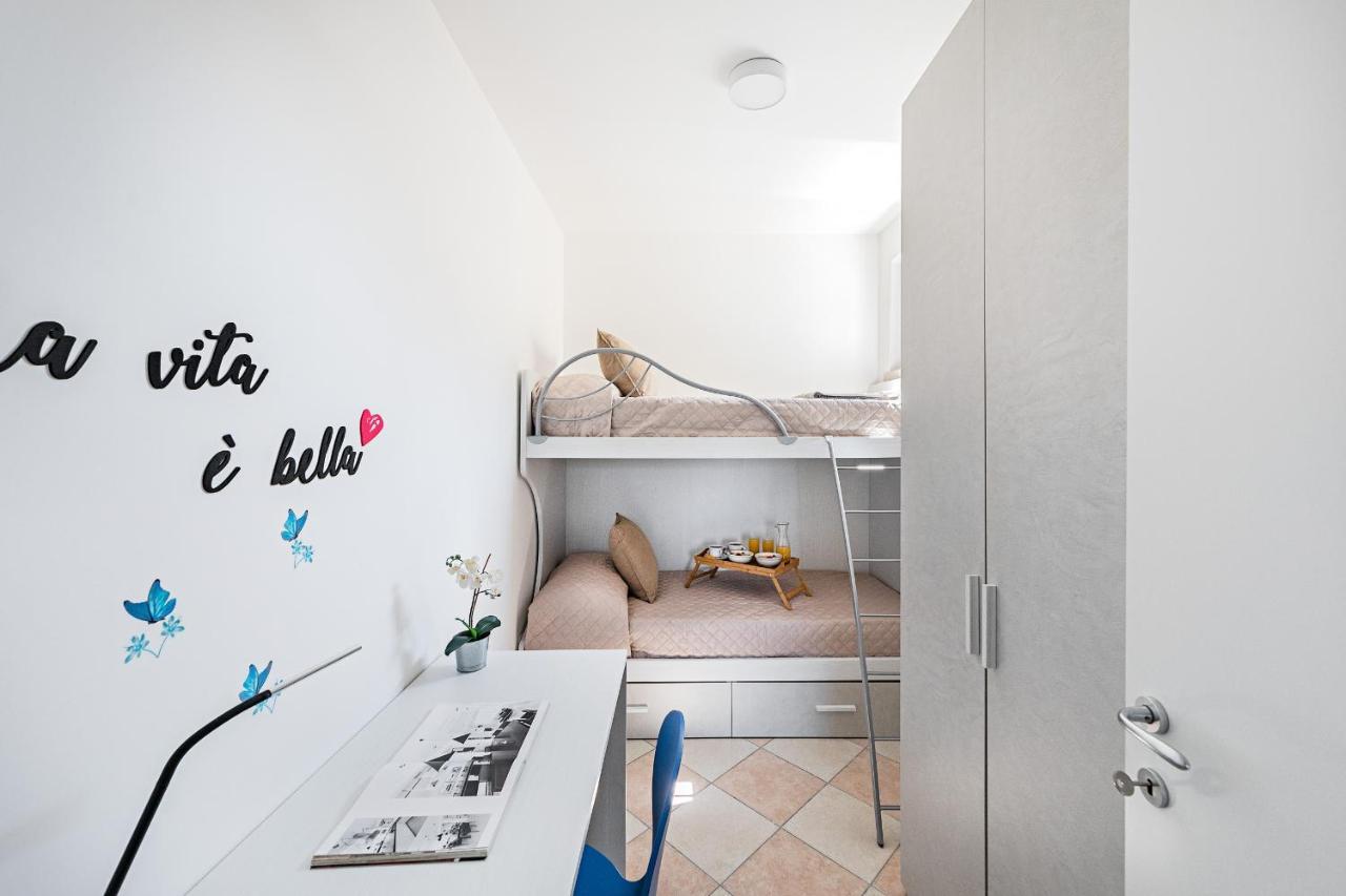 Apartamento I Ciliegi 1-09 Con Piscina By Wonderful Italy Desenzano del Garda Exterior foto