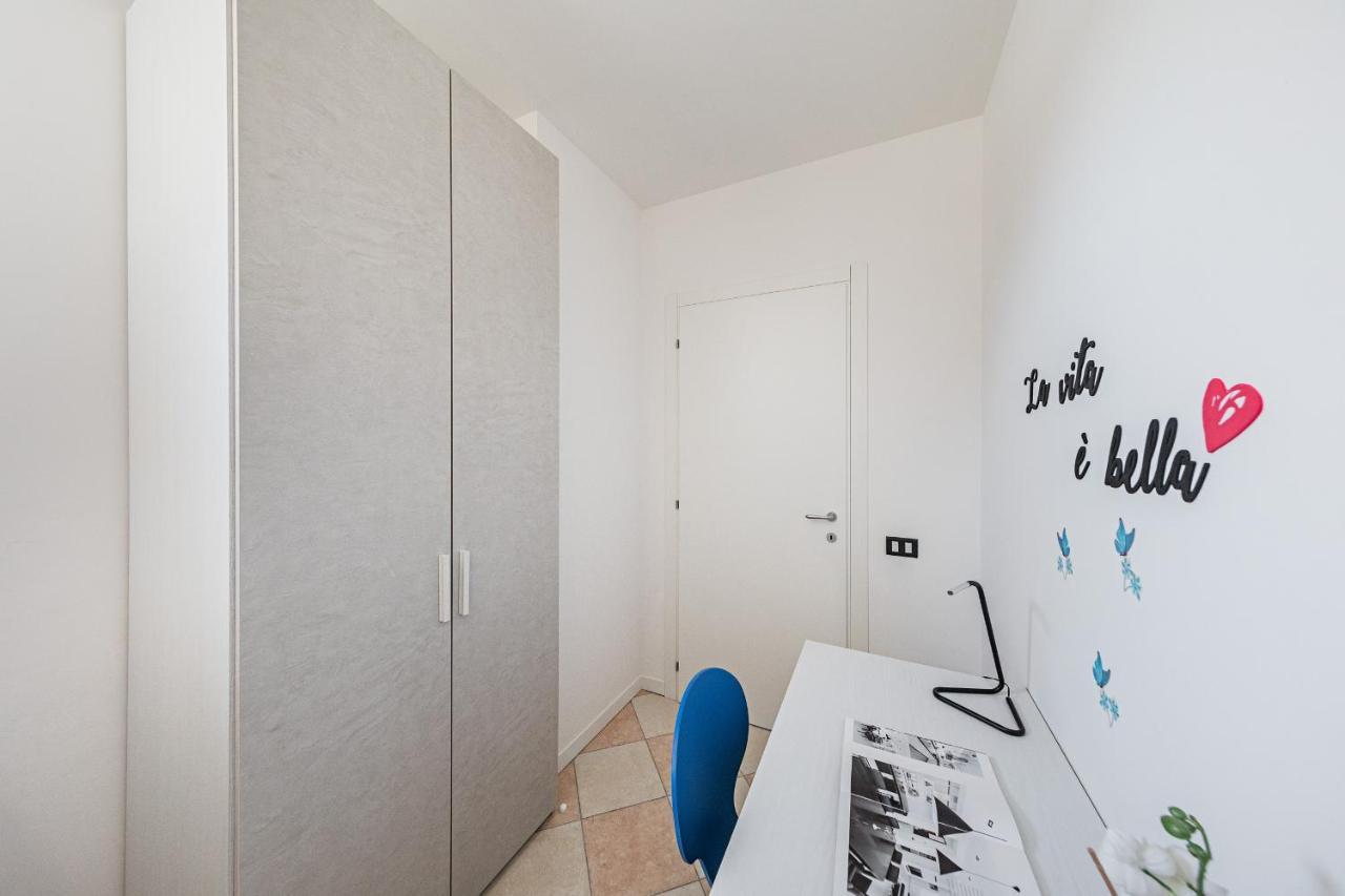 Apartamento I Ciliegi 1-09 Con Piscina By Wonderful Italy Desenzano del Garda Exterior foto