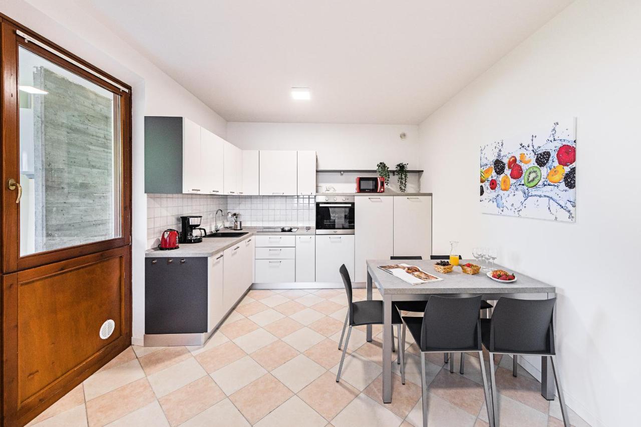 Apartamento I Ciliegi 1-09 Con Piscina By Wonderful Italy Desenzano del Garda Exterior foto