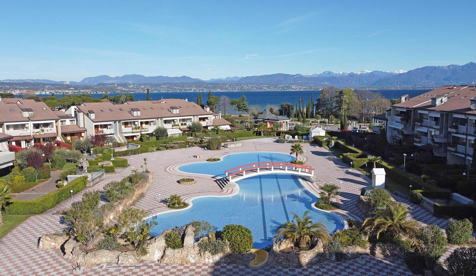 Apartamento I Ciliegi 1-09 Con Piscina By Wonderful Italy Desenzano del Garda Exterior foto