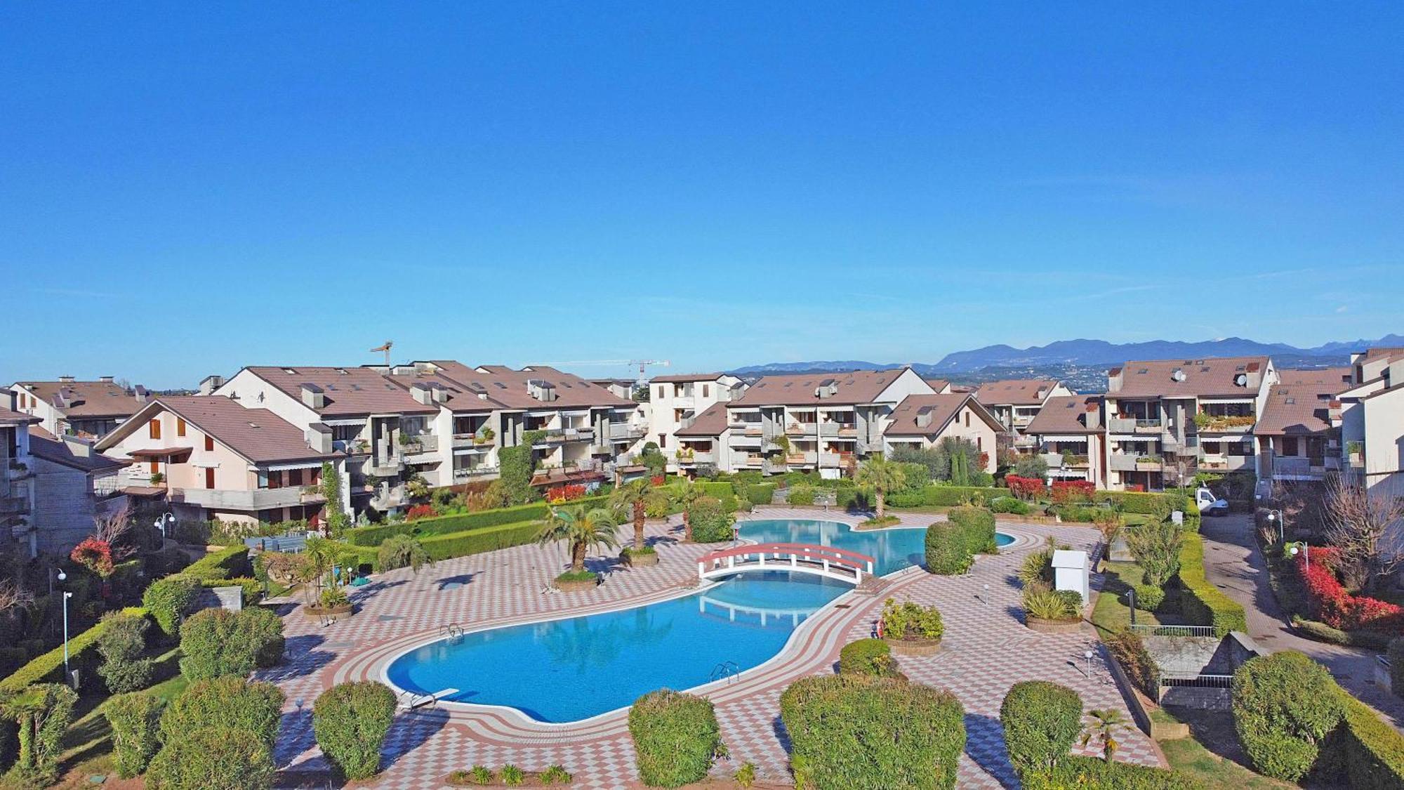 Apartamento I Ciliegi 1-09 Con Piscina By Wonderful Italy Desenzano del Garda Exterior foto